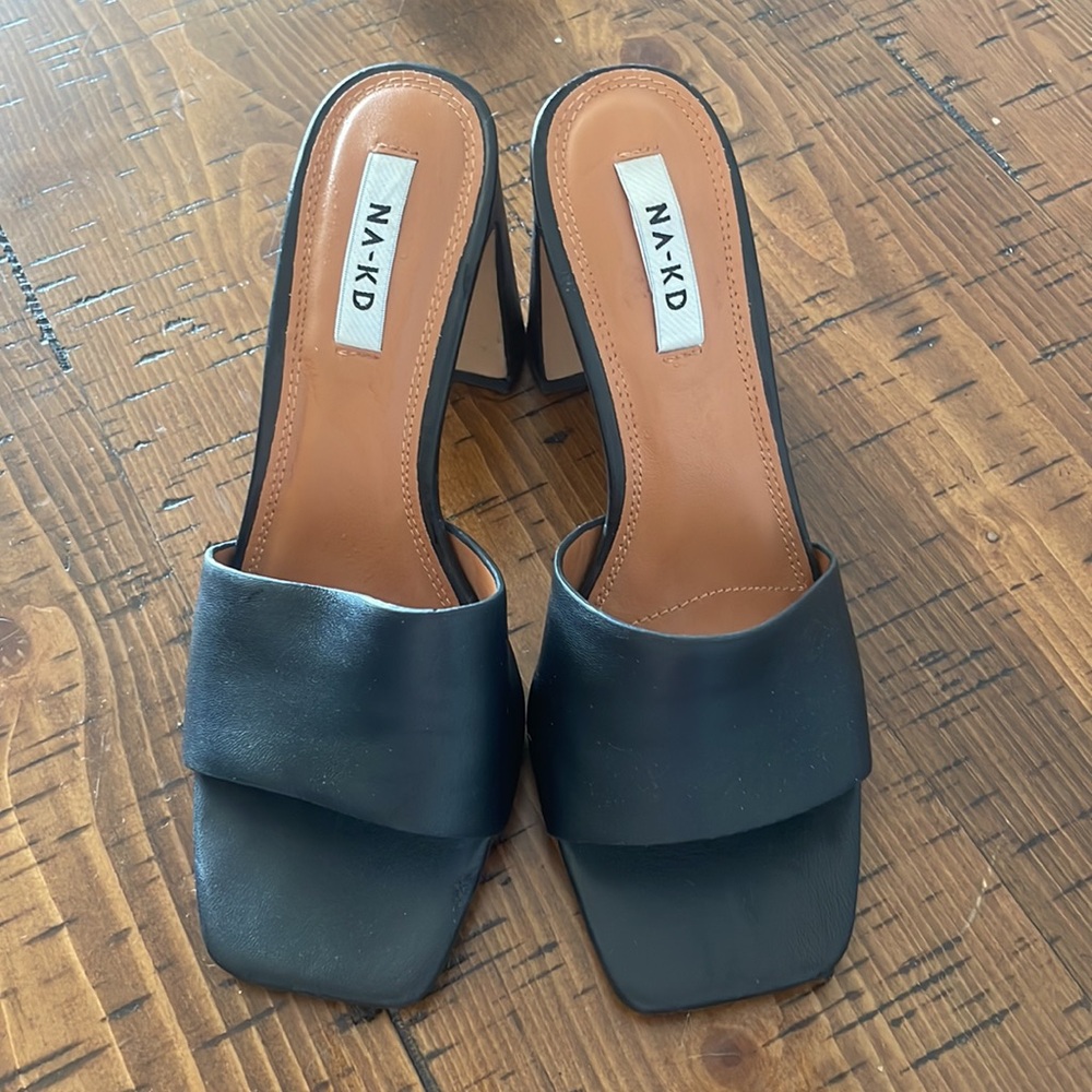 NA-KD Flared Heel Leather Mules - Picture 5 of 9